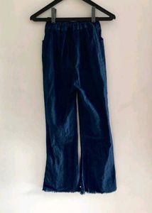 Bell-Bottom Jeans 👖