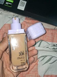 Maybelline Lumi Matte Foundation -228