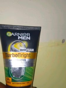 GARNIER MEN     DUO. FOAM Turbo Bright