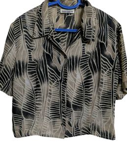 Patterned Button-Down cropped-shirt