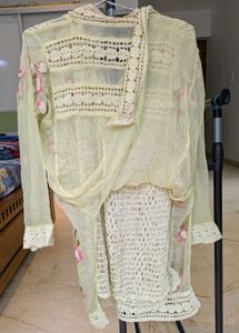 Floral Embroidered 2 Piece Kurta