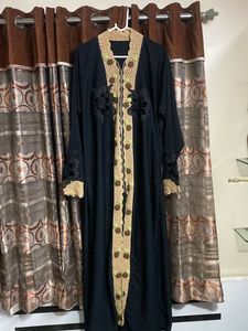 Beautiful Curosio..abaya....