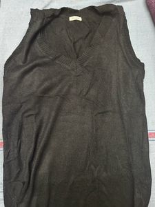 Black Cut Sleeves Sweater