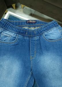 BUpgrade your style with versatile denim jeans