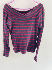 Off Shoulder sweatshirt