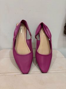 “Max” Solid Slingback Sandals (almost 🆕)