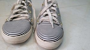 Fancy Woman Black And White Flat Shoe Juta