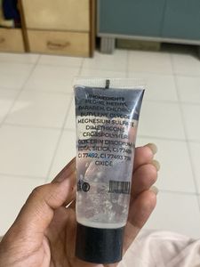 Yara Beauty Matte Poreless - 220