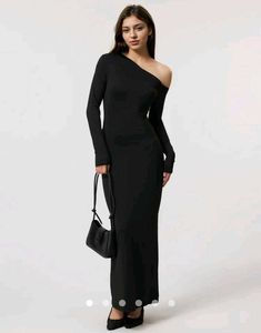 Elegant Black Maxi Dress