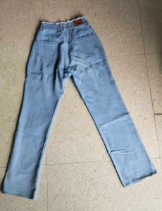 Light Wash Frayed Waist Jeans