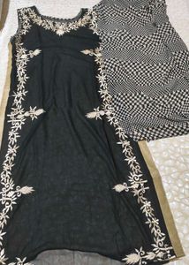 Elegant Embroidery kurta with inner