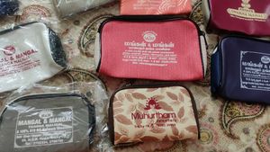 New Zip Purses Set Of 12