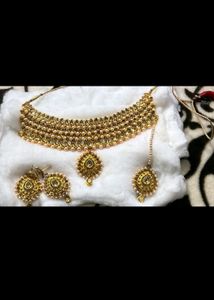 Golden Kundan And Pearl Set