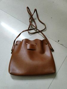 2 Faced Tulip Shaped Crossbody Bag