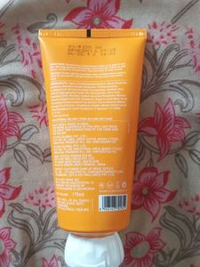 Dot &amp; Key Face Wash