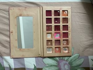 Nude Eyeshadow Palette