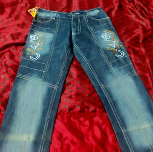 Men&#39;s Denim Jeans Pant, New Stock But Folding Line