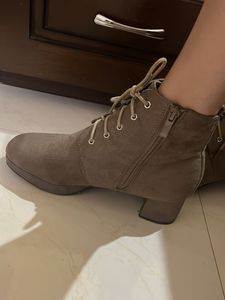 ❗️Price down❗️Fashionable Boots For Sale