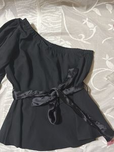Chic Black One-Shoulder Top