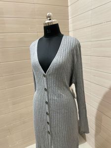 Pintresty new with tag 🏷️ Elegant Knit Button-Dow