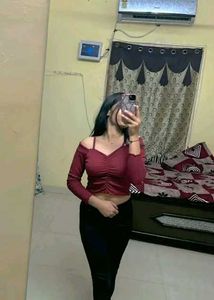 Chic Maroon Crop Top