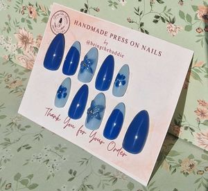 Blue Floral Press On Nails