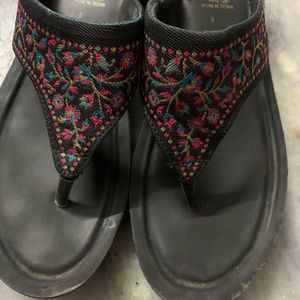 black slippers for women