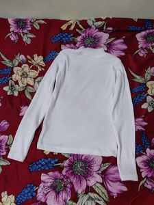 White Pullover