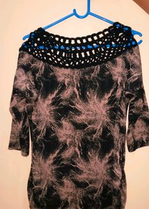 Preettyyy Top.
