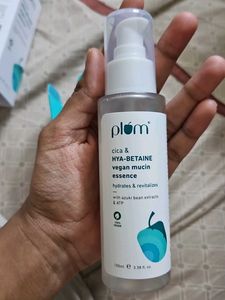 Plum Cica &amp; HYA-BETAINE Vegan Mucin Essence