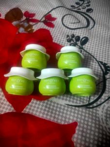 Pack of 5 .Dot &amp; Key Moisturizer