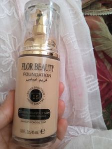 Flor Beauty Foundation