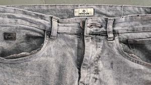 Gray Wash Denim Jeans 👖🩶