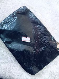 Leather Travel Pouch - BlackCarry Your Essentials