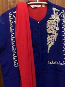 Avaasa Top And Dupatta