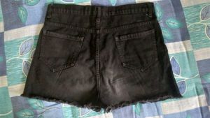 ZARA SHORTS