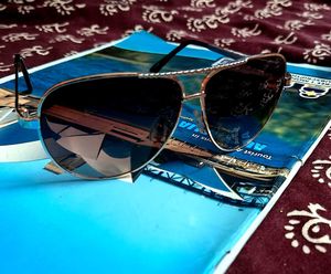 SUNGLASSES