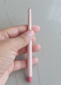 Kay Beauty Plumping HD Lip Liner Suspense