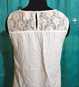 BOGO🎁Buy One Get 1🎁 Free Size S/M White Lace Top