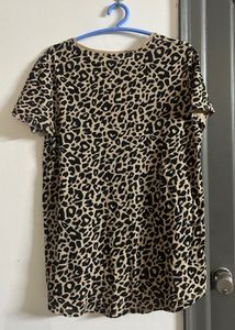 Trendy Leopard Print High-Low Hem T-Shirt