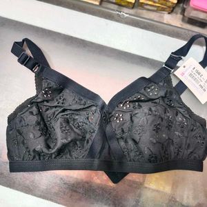 🎀 30 SIZE BRA (ONLY ONE) 🎀