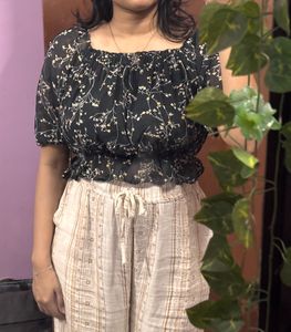 black floral elastic crop top