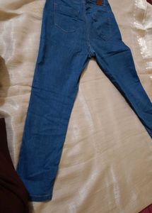 woman&#39;s Denim Jeans