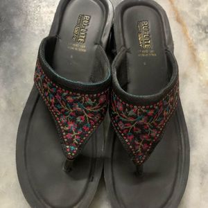 black slippers for women