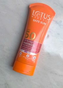 Lotus Herbals Safe Sun SPF 50