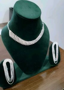 Sparkling Silver Necklace &amp; Earring Set