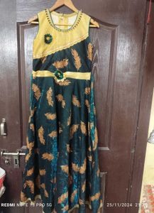 Beautiful Girl's Gown.. 💚