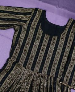 Naira Cut Kurti With Circular Plazo(Gher Plazo)*NEGOTIABLE* (OPENING PARCEL VIDEO IS MUST)