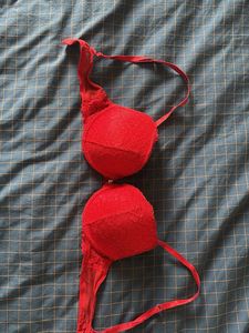 Red Lace slightly push-up Bra