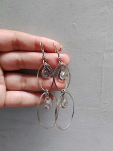 4 Set Of Earings. And 2 Rose Clops Free